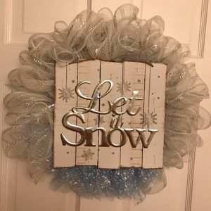 Let It Snow Wreath
